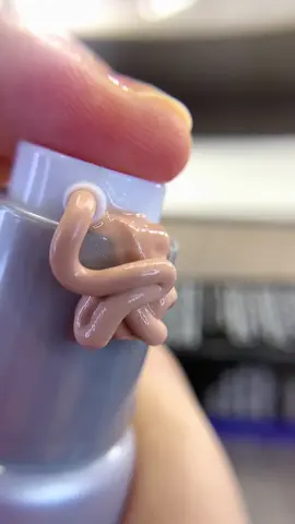 Uffff que buen primer para poros, adicional matifica el rostro y ayuda a controlar la producción de grasa durante el día @Dr. BRANDT Skincare 