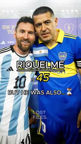 🇦🇷 JUAN ROMAN RIQUELME IS 45, BUT HE WAS ALSO...⏳ #RIQUELME #ARGENTINA #barcelona #bocajuniors #VILLAREAL #argentinosjuniors #football #FIFA #ICON