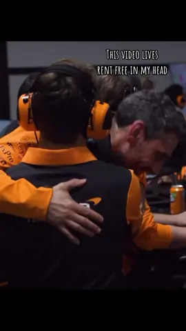 Andrea Stella 🤝 Hugs #oscarpiastri #mclaren #f1 #f1content #formula1content #formula1 #firstpoints #auatraliangp #f1tiktok #f1twitter #oscarpastrynation #oscarpastry