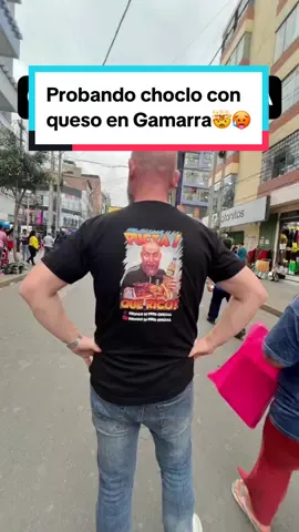 Gringo Probar choclo con queso en Gamarra🥵🤯#parati #viral #fyp #foryou #comidaperuana #foodperuvian #limaperu #gringo #gringoenperu #escoces #gamarra 
