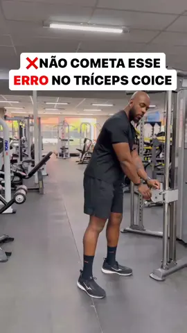 Triceps coice. #gym #musculação #hipertrofia #Fitness #treino #dicas #triceps #coice #metodo #bracos #treinamento 