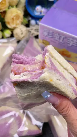 Độ ngon của sandwich khoai môn chà bông là không thể chối từ cả nhà ơi 😍 #sandwich #sandwichkhoaimon #sandwichkhoaimonchabong #banhmix 
