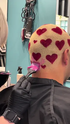 All love❤️#buzzcut #hairdrawing #buzzdesign #hairdye #evopro  #buzzcutheart #loverboy #copenhagen #behindthechair 