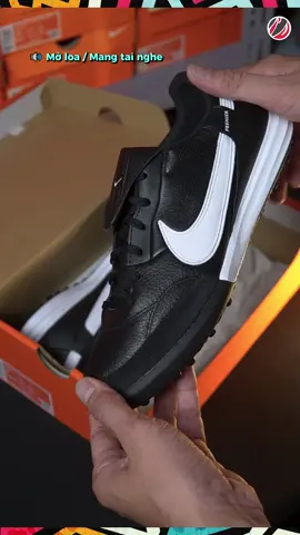 Đôi giày cỏ nhân tạo da thật vẫn còn sản xuất của Nike. #thanhhungfutsal #giaydabongchinhhang #giaydabongphui #bongdaphui #nike #premier #sala #kangaroo #xuhuong #trending #master2023bytiktok #LearnOnTikTok