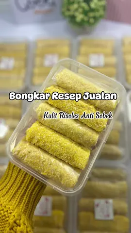 Resep ini biasa aku pake untuk jualan ya . 1 resep bisa jadi 23-25 pcs kalau pakai Teflon ukuran 22 cm dan bisa jadi 30 pcs kalau pakai Teflon 20 cm. Bahan2 kulit risoles : 200 gram terigu protein sedang (aku pakai segitigabiru ) 2 sdm tepung tapioka (aku pakai sagu tani) 1 sdt garam 1/2 sdt kaldu bubuk 2 butir telur  200 ml air 350 ml susu cair full cream (bisa d ganti air kalau mau ekonomis) 2 sdm minyak goreng  Bahan pencelup / bahan basah : 150 gr terigu 1/2 sdt garam 500 ml air- Secukupnya tepung roti / tepung panir #kulitrisoles #resepkulitrisoles #kulitrisolespremium #risolesfrozen #reseprisoles #risolesrogoutayam 