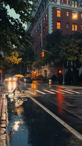 Rainy nights in Brooklyn ☔️ #rainyday #nycaesthetic