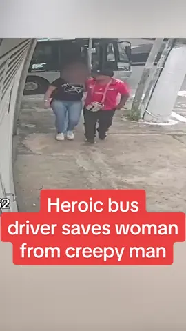 Heroic bus driver in Brazil rescues a woman from the clutches of a creepy man #dailymirror #breakingnews #news #brazil 