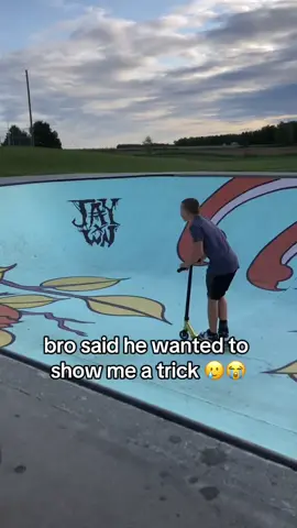 What is happening? 😅 (via @Tom_scoot) #fail #trick #scooter