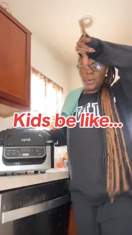 How are they not tired of chicken nuggets 😫😅😤🤪🙈🤣 #KidsBeLike #ToddlerBeLike #ChickenNuggets #FamilyHumor #MomComedy #FunnyKids #FunnyMom #dinnertimewithkids #TheWalkersWorld 🌎 Relatable mom comedy mom struggle moms with toddlers millennials millennial moms relatable family humor relatable toddler comedy 