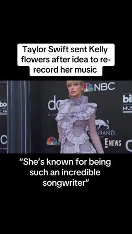 I love how they both support each other! ❤️❤️  #kellyclarkson #fyp #taylorswift #kind #flowers #1989 #taylorsversion #singers #songwriter 