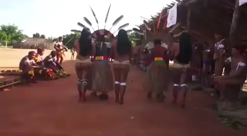 cultura povo kuikuro do Alto Xingu MT Brasil. Viva Cultura indígena 💪