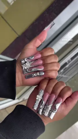 The best chrome nails you ever seen huh 🤧😍 #nails #goatnailtech #chromenails 