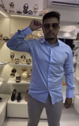 Arrase no estilo com um look esporte fino! Combine uma camisa social de botão com uma calça da PACO e complete o visual com um sapatêndice BR Sport. 👔👖👟 #ModaMasculina #Estilo #EsporteFino #ModaMasculina #Estilo #EsporteFino #LookDoDia #ModaMasculina #Estilo #EsporteFino #LookDoDia