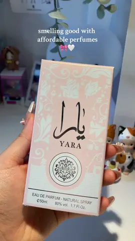 pink colored perfumes always smell good😫 #yaralattafa #yaralattafaperfume #perfumetok #perfumecollection #perfumereccomendations #christmaswishlist #christmasinspo #christmasgift #glossier #soldejaneiro #sweettooth #sabrinacarpenter 