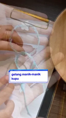 Membalas @chilltiktox cara bikin gelang manik-manik kupu #gelangbenang #gelang #bracelet 