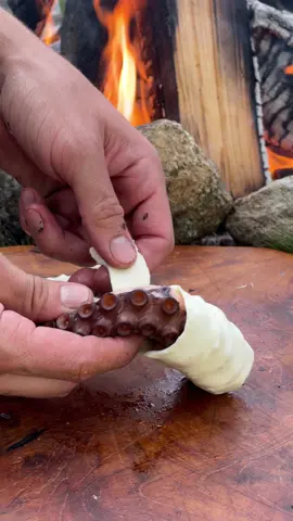 Are you a fan of octopus? 🐙 🔥 #seafood #Outdoorkitchen #asmr