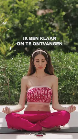 Brb, ff aan het mediteren 🧘 #klaaromteontvangen #rhoams #mediteren #tamaraelbaz #geld #succes #geluk 