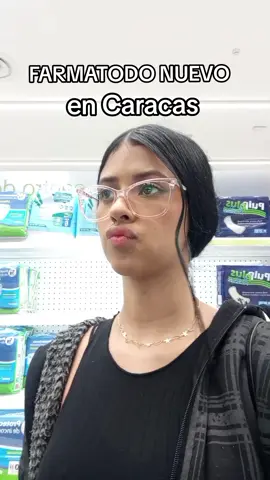 Primer video en la calle 🫰🏻 me dio pena pero si les gusta seguimos poes 🦋 #sina #caracas #farmatodo #venezuela 