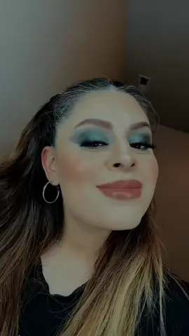 Had to show this look some love!! Whos ready for a new look?! 🖤🖤🖤 #makeup #BeautyTok #sultryglam #beautybyjaxx27 #holidayglamlook 