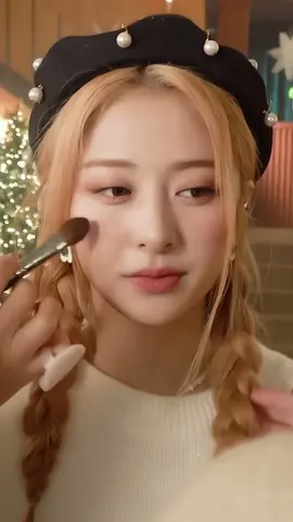 yunjin christmas fancam #yunjin #huhyunjin #fancam ##lesserafim