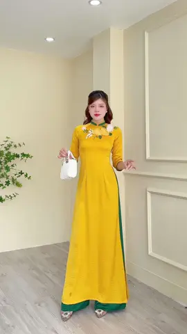 Màu vàng tôn da đẹp xỉu #aodaithietke #aodaidinhket #aodai #aodaiquynhnguyen