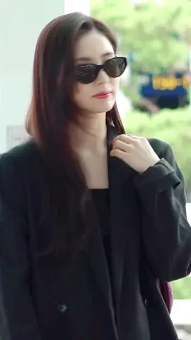 선글라스 멋지게 #신세경 #shinsekyung #디스패치 #dispatch #dipe #공항패션 #kpop #fashion 