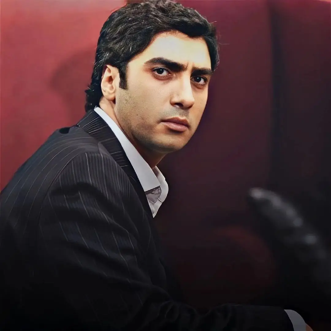 Polat Alemdar wallpapel (en güzellerini seçtim daha var )  😼🤍 #kurtlarvadisi #kurtlarvadisipusu🐺 #necatisasmaz #polatalemdar🤨 #.