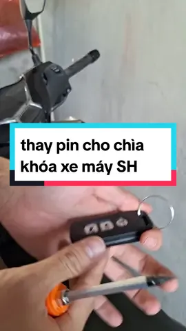 Thay pin cho chìa khóa xe máy SH chỉ 1 nốt nhạc đỡ phải ra tiệm#dodienthanhcong #pin2032 #pinchiakhoaxemay 