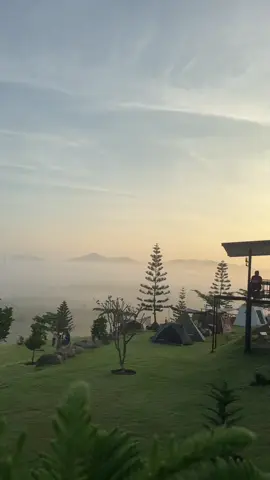 สุพรรณบุรีสดชื่น🍃#ลานกางเต็นท์สุพรรณบุรี #กระต่ายเมาท์เท่นวิวสุพรรณบุรี #ทะเลหมอกสุพรรณบุรี #วิวภูเขาชมทะเลหมอกเช้า 
