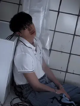 I'm choosing this over blonde hair chan PERIOD. #straykids #스트레이키즈 #bangchan #chan #stay #skz #3racha #cb97 #방찬 #bangchanedit #rockstar 
