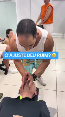 Não queremos dizer que alguma técnica está certa ou errada, mas apenas mostrar que tentar reproduzir algo que vemos na internet ou em algum curso duvidoso pode resultar em lesões importantes para o paciente.  A quiropraxia é uma profissão séria que exige ANOS de estudo e muita prática. Mande esse vídeo pra quem precisa deste ajuste!