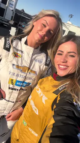 Two racing gals go round the outside 👯‍♀️🏎️ #fyp #nitrocross @Leticia Bufoni 