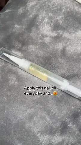 ignore how they r a lil uneven. Some grow faster than others😭😭 #fyp #nailoils #longnails #foryou #healthynails #nailcare #nailtok #viral #viralvideo 