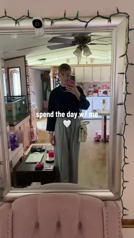 i needed new shoes bad 🛍️ #Vlog #shopping #fyp #contentcreator #pink #girly #girlytok #pinktok #pinkpinkpink 