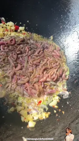 #worm #food #foodtiktok #dirtyfood #fyp #foryou #fypシ #viral #videoviral #video #viral_video 