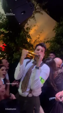 @sebastianyatra cantando vagabundo en la boda de su hermano Andrés #sebastianyatra #sebastiányatra #yatra #yatrayatra #yatrayatrachallenge #parati #foryou #tiktok #instagram #fans #españa #colombia #fyp #viral #taconesrojos #energíabacana #unanochesinpensar #amorpasajero #CapCut 