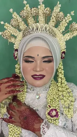 Madura lilin nih bozzz #fyp #viral #xyzbca #laguviral #makeuptutorial #makeupmadura #weddingmadura #lagumadurabaper #lagumaduraviral #lagumadurasedih #maduralilin #maduralilinhijab #maduralilinviral 