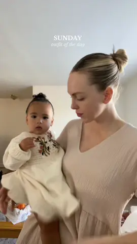 Her high bun 😫 #fyp #foryou #OOTD #ootdbaby #momanddaughter #momanddaughterootd #MomsofTikTok #momtok #babytok #babygirl #grwm
