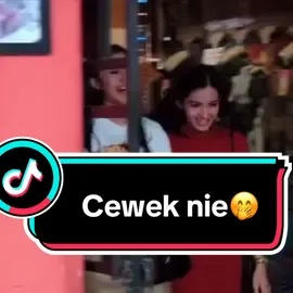 Ada ka adaaa 😂😂😂  #sislaura #lauradave #Meme #MemeCut #fyp #fypシ #fypシ゚viral  