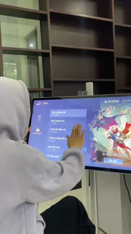 Chơi game trên điện thoại không đủ  zuiii seoo #liênquânmobile_xuhuong #aov #trending #congnghe #aplustek#tivithongminh #tiktokxuhuong 