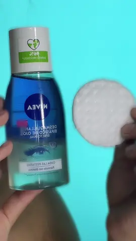 Probemos juntas el Desmaquillante Bifasico de @NIVEA a lo que me puse investigar uno de los mejores actualmente . #desmaquillantebifasiconivea #bifasicoojosforme #publicidad #review @For_me tips México 🇲🇽 