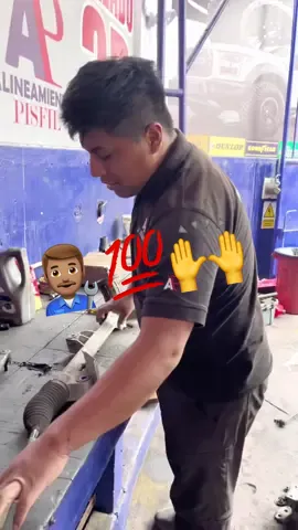En cada curva 🙌 en cada trayecto 🤝 nuestras cremalleras te ofrecen un control incomparable 🔧⚙️👨🏽‍🔧 ¡Experimenta la diferencia en cada giro! 🚘🤩  #alineamientopisfil #cremalleras #especialistas #tallerautomotriz #mecanica #miraflores #limanorte #fyp 