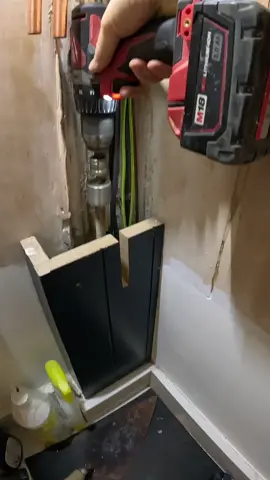 Lets join pipework together the easy but effective way! Still in copper 😘 #plumbing #toolbag #pipes #tools #cleancopper #copper #handtools #tools #work #DIY #howto 