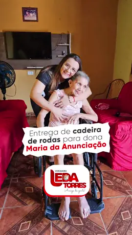 Na manhã de hoje fizemos a entrega de mais uma cadeira de rodas para Dona Maria da Anunciação, ela se encontra com dificuldade de locomoção! Agradeço ao meu Deus pela oportunidade de poder ajudar aos nossos semelhantes! ❤️ #vereadoraledatorres #fy #acaosocial #ajudaroproximo #fazerobem #gratidao #cadeiraderodas 