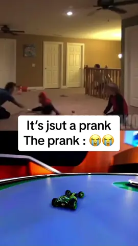 Bro nearly died 😭😭 #prankster #pranks #itsjustaprank #fyp #clips #romanatwood 