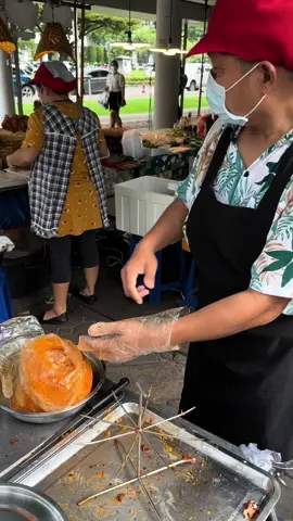 Fried Chicken Another Level!! - Most Amazing Fried Chicken Bunches Making Process in Thailand - ไก่พวง!! ทอดครั้งหนึ่งได้ครั้งละ 10 ถึง 12 ชิ้น ทอดออกมาสวยสุกเท่ากัน ไม่มีน้ำจิ้มอร่อยในตัว กินกับข้าวเหนียวเข้ากันดีมาก - ไก่ตุ๊กไก่ทอดสมุนไพรอยุธยา บริษัท NY หลักสี่ #อร่อยบอกต่อ #ไก่ทอด #อาหาร #แซ่บ #ราคาถูกมาก #friedchicken #thebest #food #Foodie #cooking #yum #yummy #chicken #thaifood #FoodLover #foodblogger #spicy #OMG #fyp 