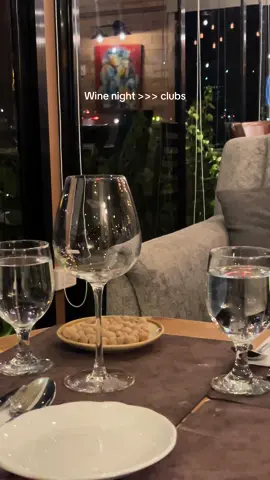 🍷 over anything of course #fyp #wine #winetiktok🍷 #winenignt #winetimе 