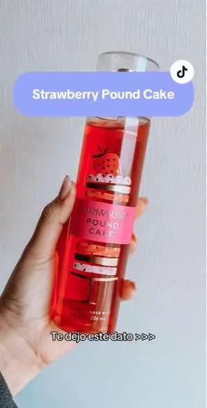 Si eres fanstica de SPC, tienes que probar Strawberry snowflake. Esta en los nuevos body mist de navidad de Bath and body works #bodymist #bathandandbodyworks #olerricotodoeldia 