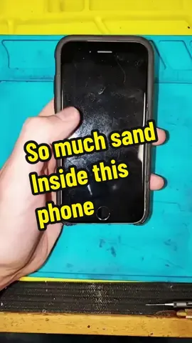 There was so much sand inside this phone, is it magic!? 🪄#chargingport #chargingportcleaning #chargingportmagic #beach #iphonetrick #sand #jacobrosstech 