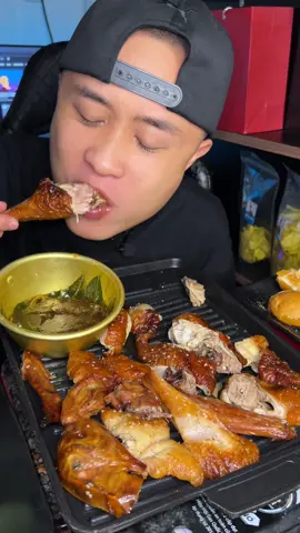 Vịt nướng áp chảo + bánh mì nóng giòn#gauvlogs #ănkhuya #mukkbangg #xuhuong #ănđêm #siêucay🌶 #review #đồănvặt #thịtnướng #gânbòchâungọcthảo #gân_bò_ngâm_mắm_chua_ngọt #vịt #vịtquaymacmat #vịtquaybắckinh #bánhmi 